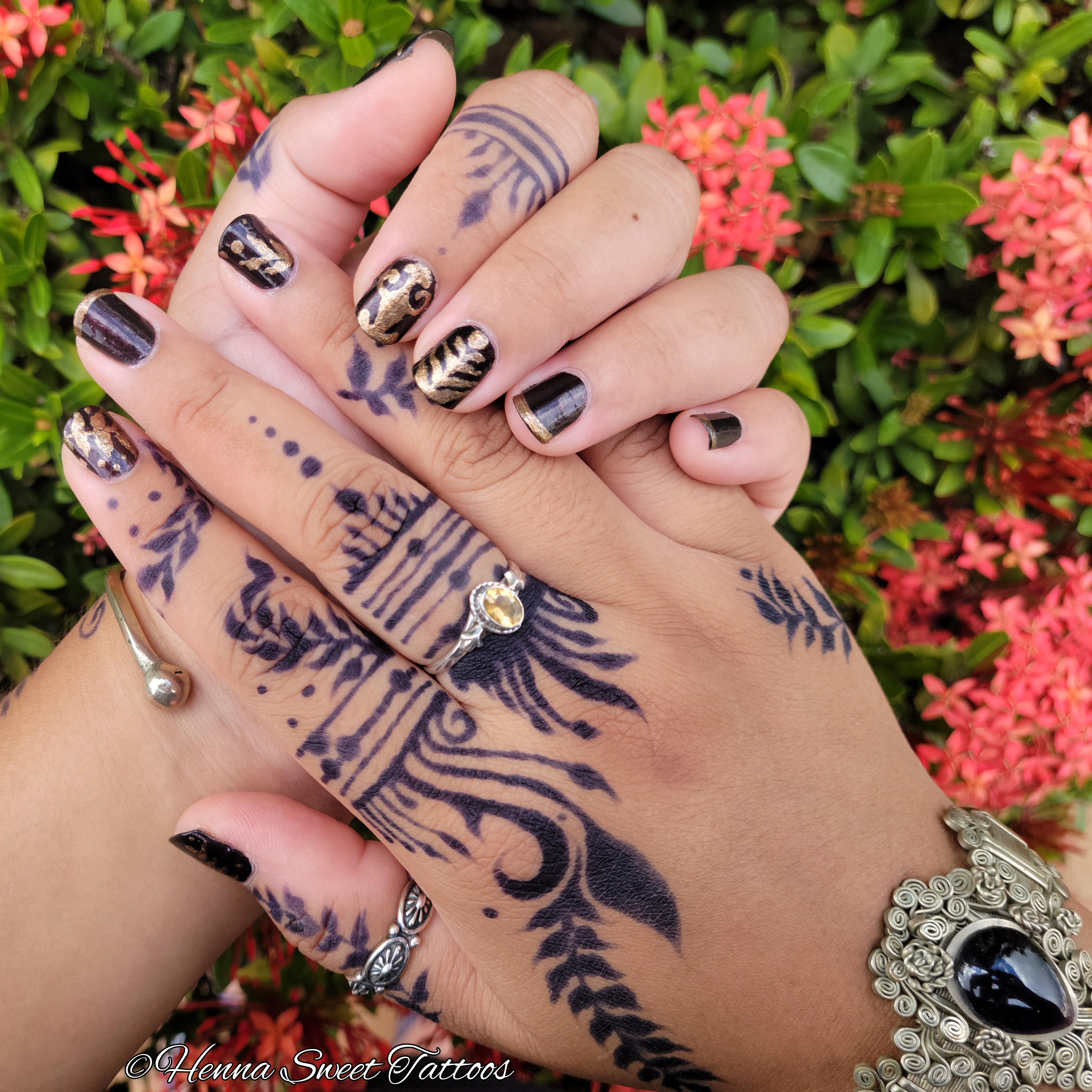 Why Not Try Creating Your Own Henna Tattoo I Creating henna tattoos is fun
